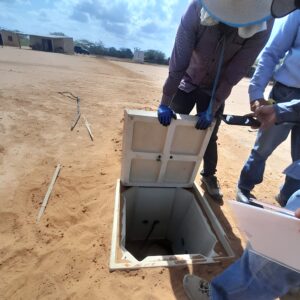 Inspección en obra de caja de inspección en Polyconcreto REFORPLAS con tapa abierta